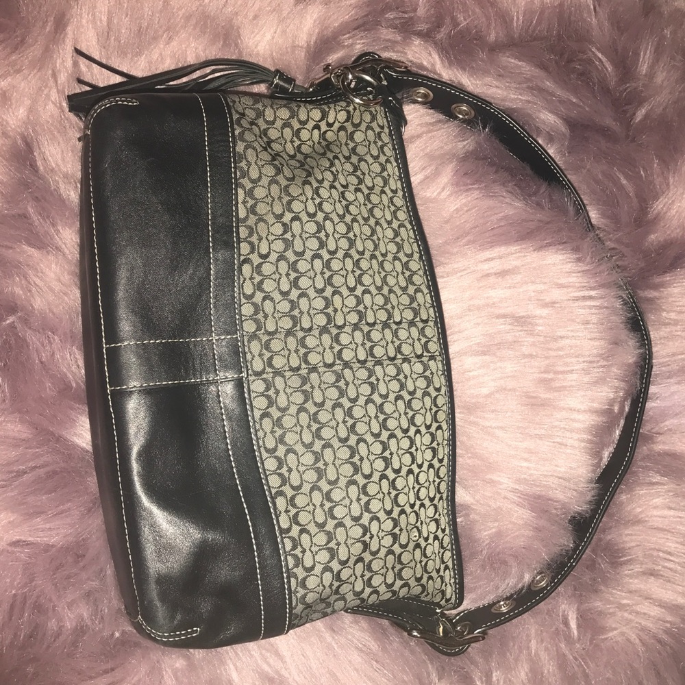 © Coach Shoulder Bag